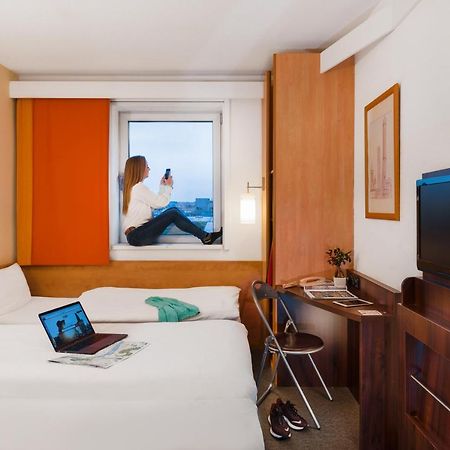Hotel Ibis Praha Mala Strana Esterno foto