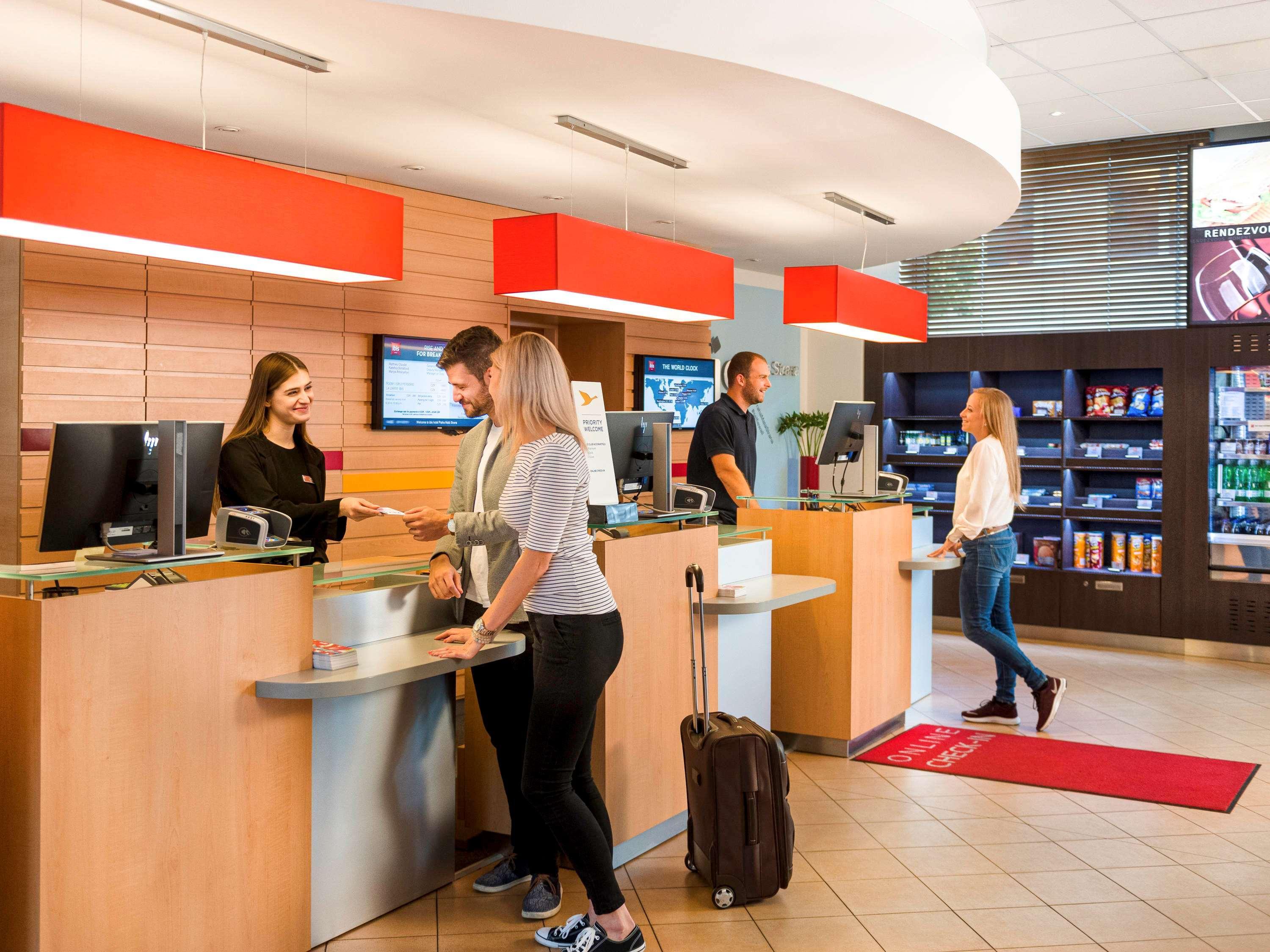 Hotel Ibis Praha Mala Strana Esterno foto
