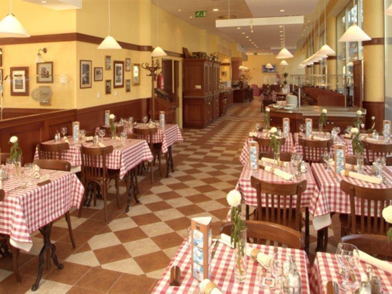Hotel Ibis Praha Mala Strana Esterno foto