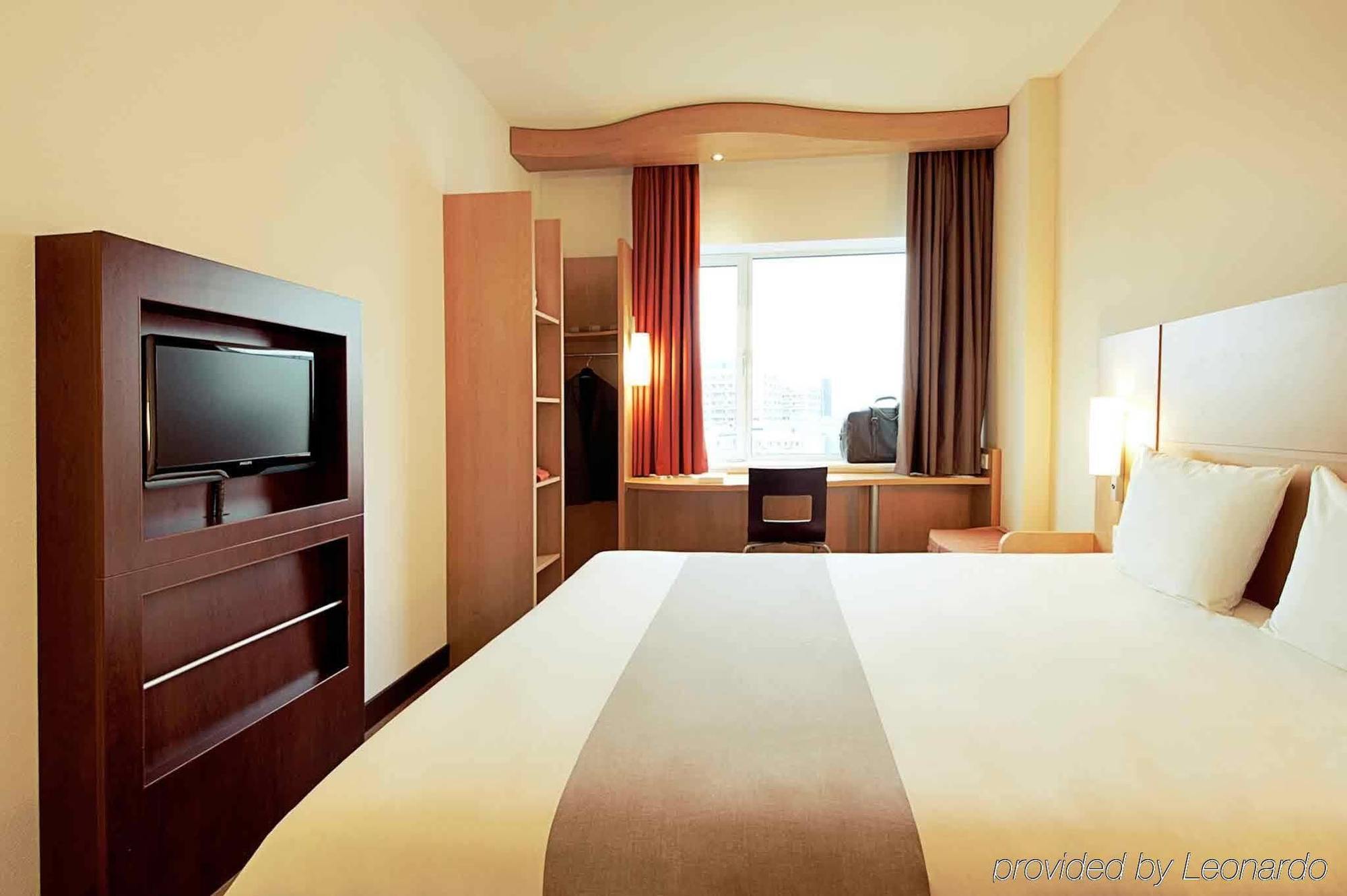 Hotel Ibis Praha Mala Strana Esterno foto