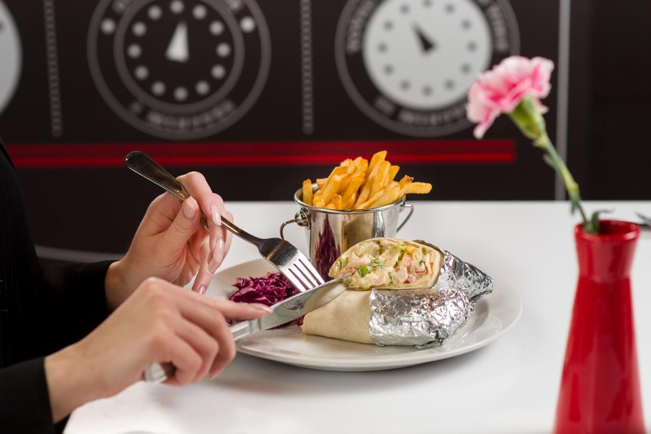 Hotel Ibis Praha Mala Strana Esterno foto