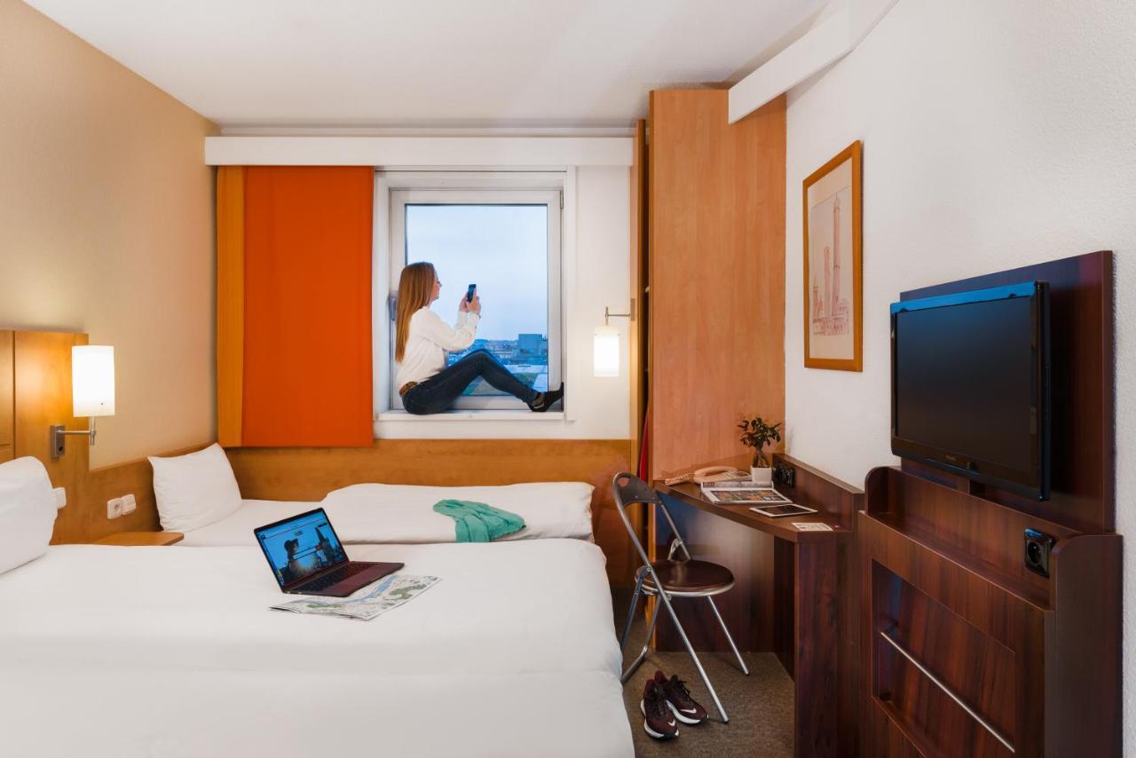 Hotel Ibis Praha Mala Strana Esterno foto